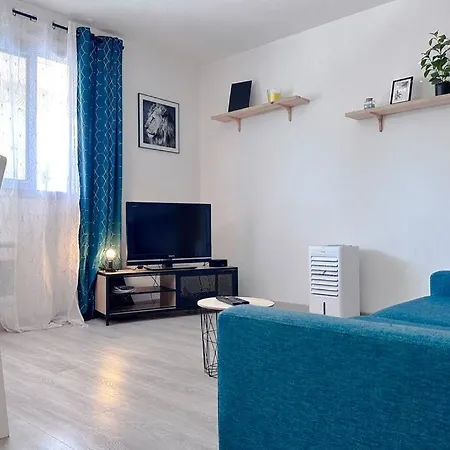 Decaroli - Stylish And Central Renovated Modern Studio Apartment