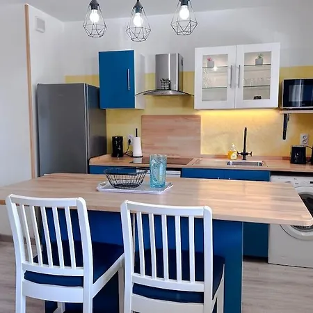 Decaroli - Stylish And Central Renovated Modern Studio Apartment *