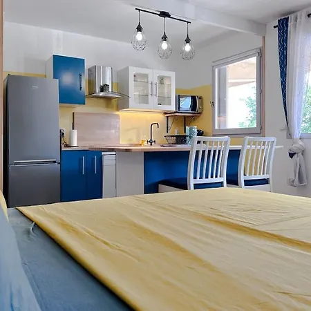 Decaroli - Stylish And Central Renovated Modern Studio Apartment Saint-Laurent-du-Var