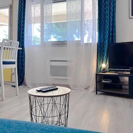 Decaroli - Stylish And Central Renovated Modern Studio * Saint-Laurent-du-Var