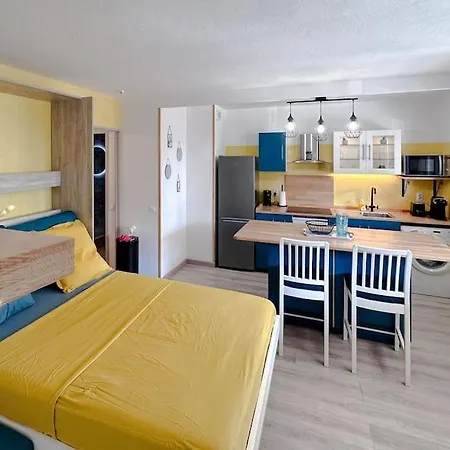 Decaroli - Stylish And Central Renovated Modern Studio Saint-Laurent-du-Var